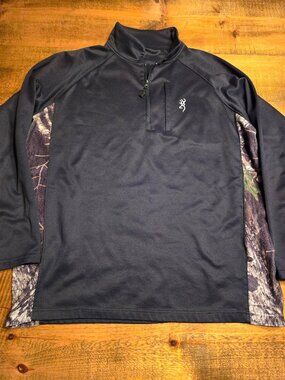 Womens Browning 1/4 zip, black and camo, sz Large